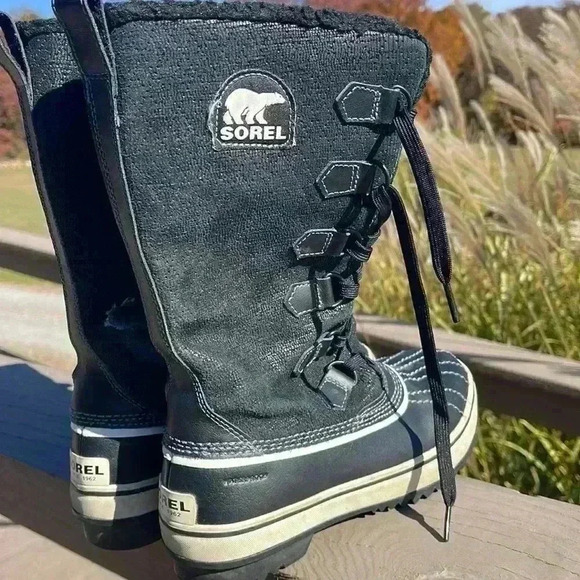 Sorel Women’s waterproof boots. Gently used. Size 6. - Picture 5 of 7